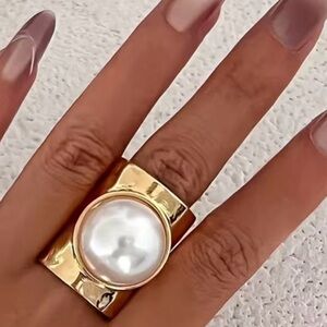 🎉Trendy🎉 Gold and Dome Shape Pearl Ring 💍